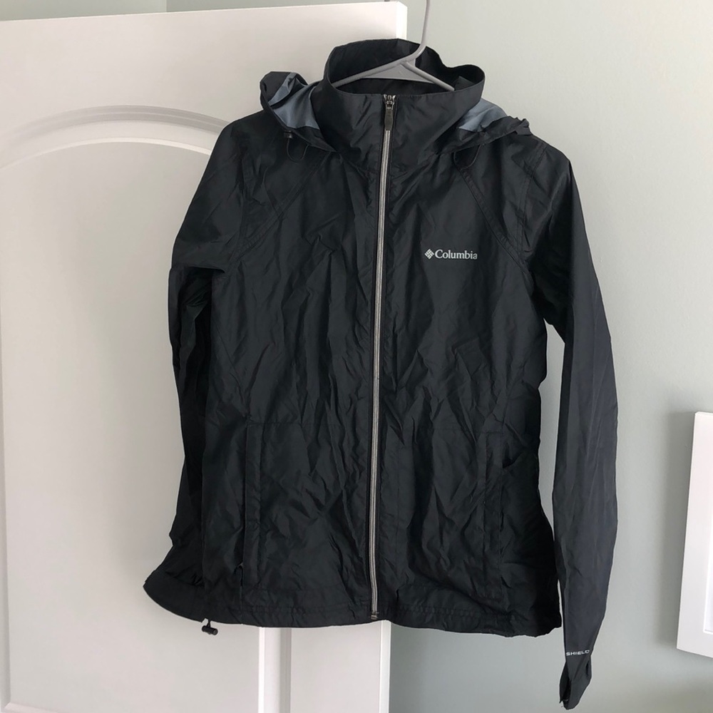 Women’s Columbia rain jacket M